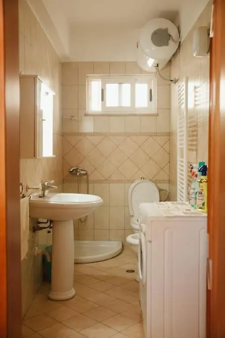 Rare Durres Apartment With Private Parking & Garden
