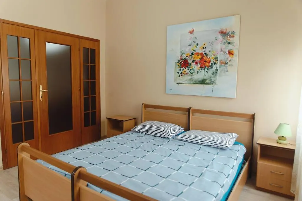 Rare Durres Apartment With Private Parking & Garden